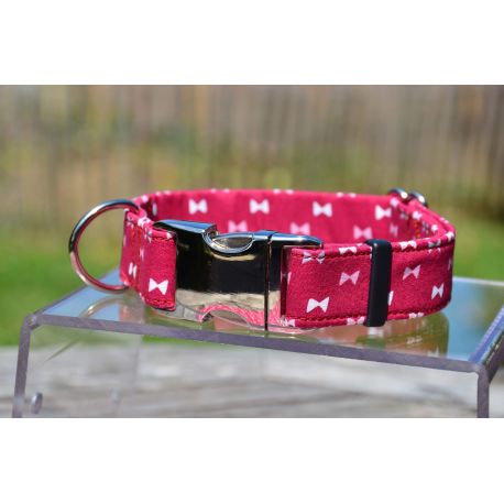 Collier en tissu réglable fait main motif "noeud papillon"